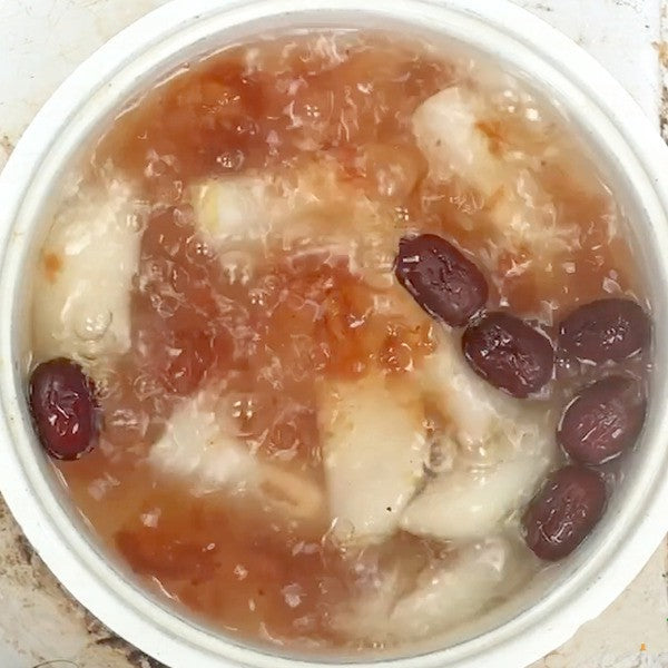 Red Date Sliming sweet soup 紅棗雪梨桃膠桂圆糖水,